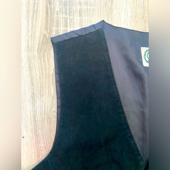 R&R Vest ( Rest and Relaxation Vest) 
100 percent Leather Vest - Picture 3 of 10